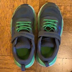 Under Armour Boys Assert 10 Sneakers Shoes Size 2M Little Boys